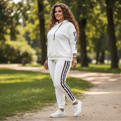 ALORA | COMFORTABEL EN MODERN DAMES TRAININGSPAK MET CAPUCHON