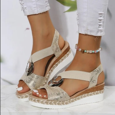 Sandalen met Comfortabele Sleehak