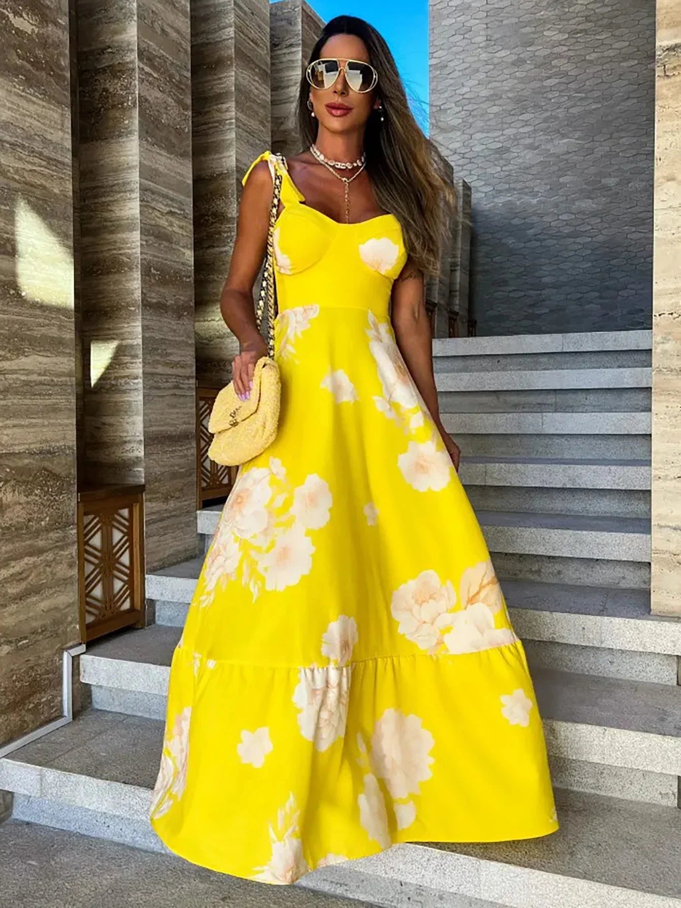 Zomerse Jurk met Bandjes en Elegante Vetersluiting