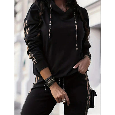 ALORA | COMFORTABEL EN MODERN DAMES TRAININGSPAK MET CAPUCHON